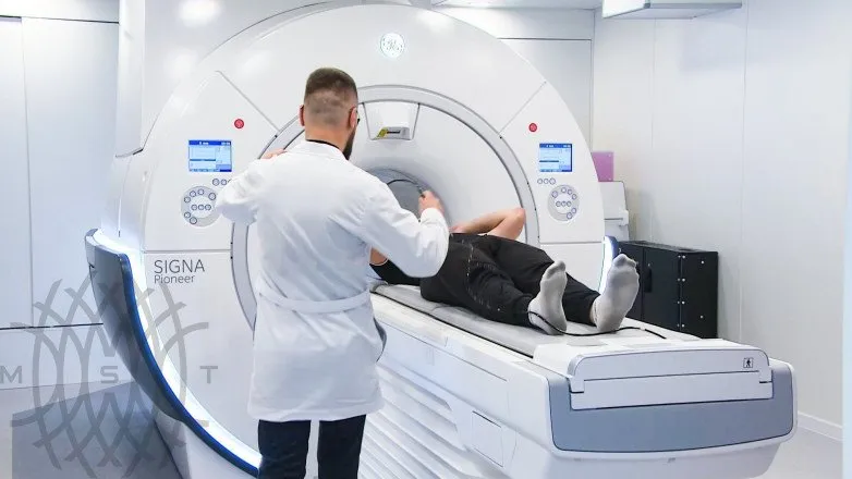 МРТ аппарат GE SIGNA Pioneer 3T
